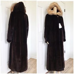NWT Long Dark Brown Mink Reversible w Hood  Coat